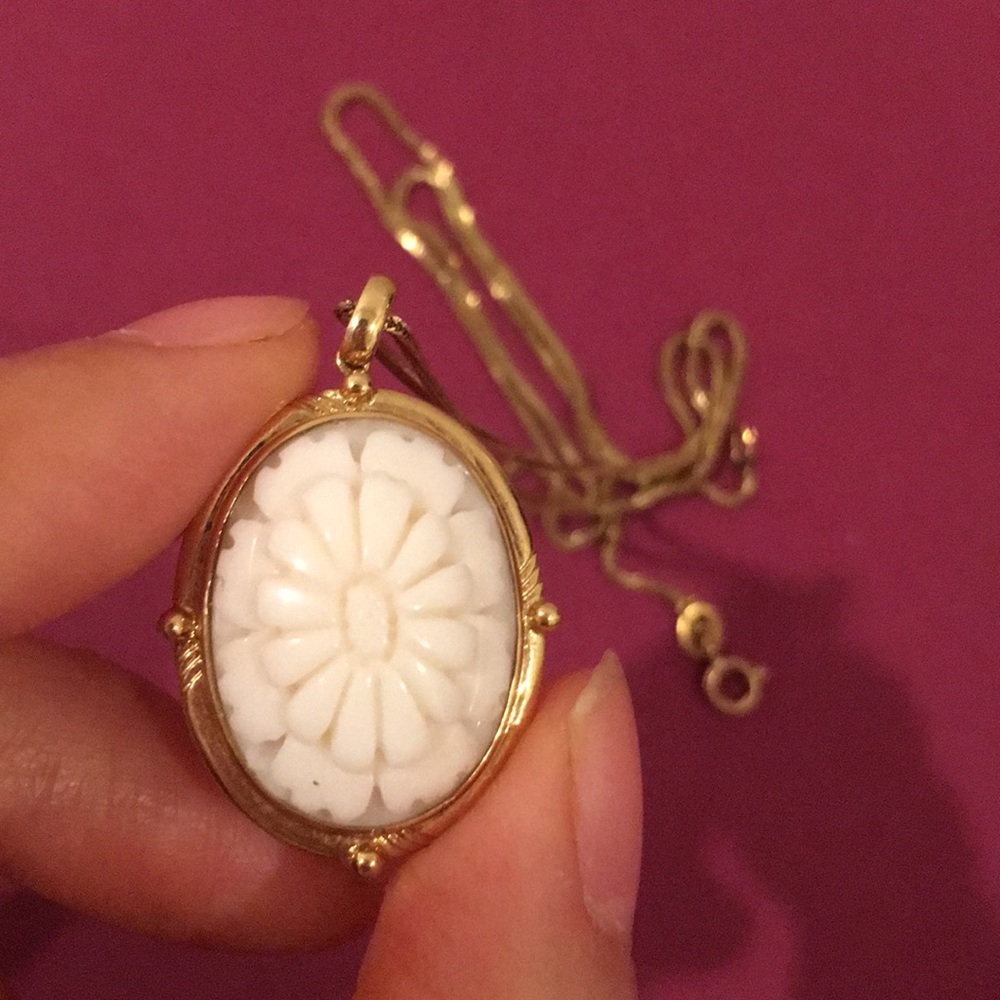 Genuine 18k gold natural white coral necklace